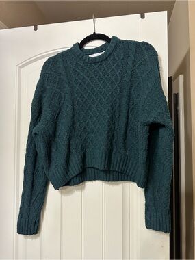 Cozy Cable-Knit Crewneck Sweater - Teal